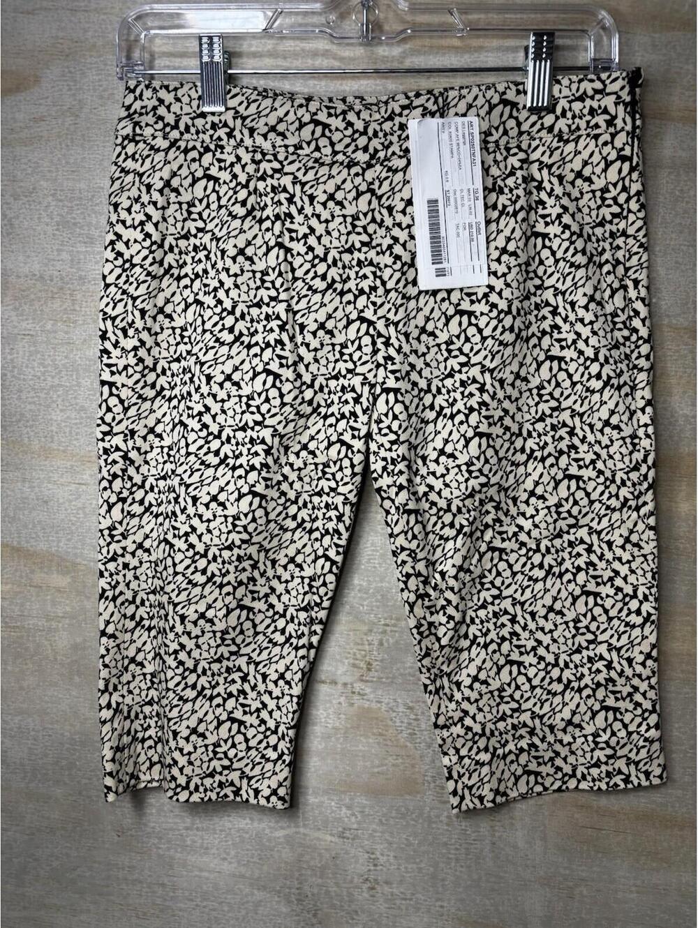 Dolce & Gabbana Floral Print Capri Leggings Pants Beige Black Size 36 NWT